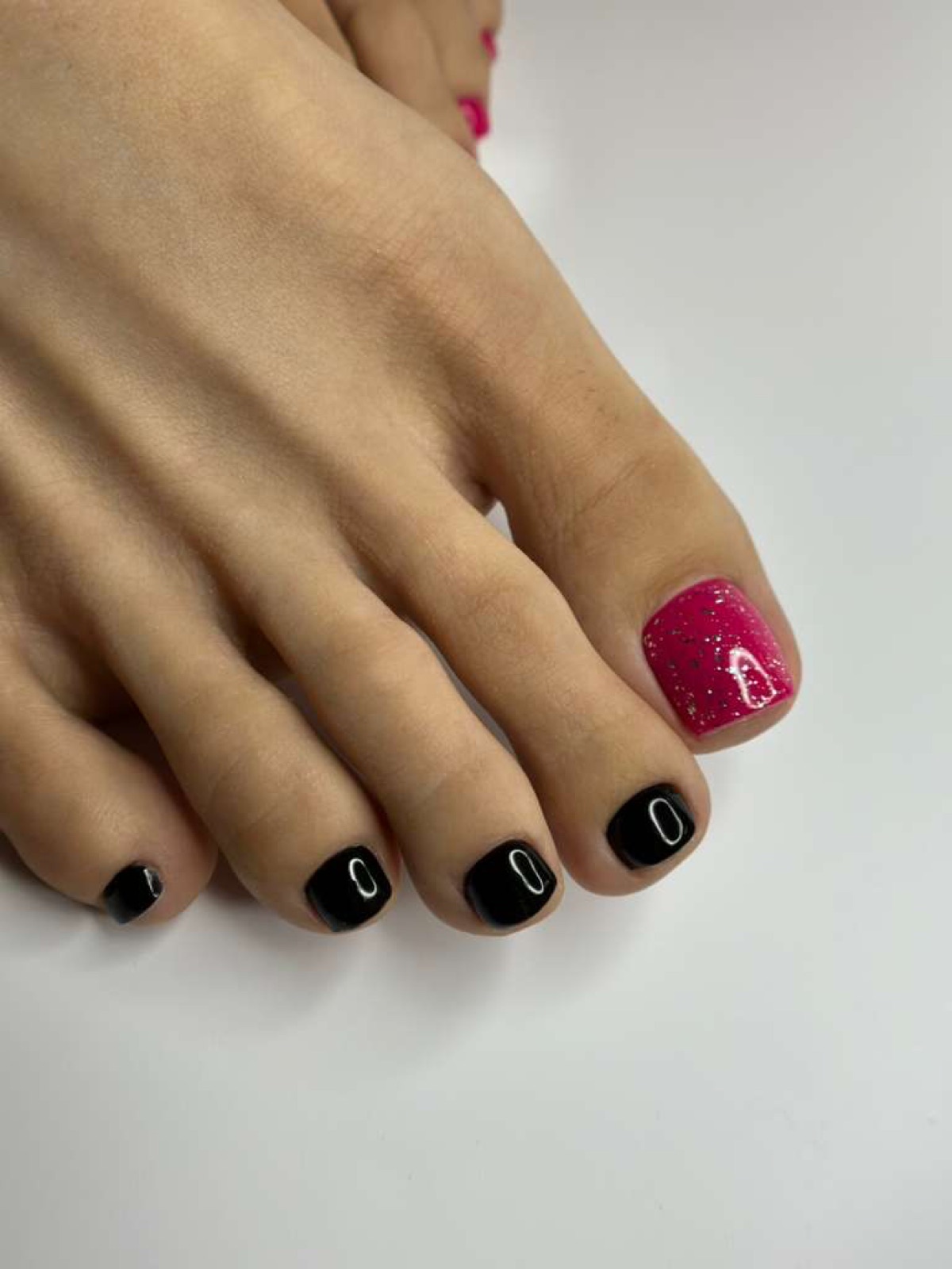 Violora Studio nail work